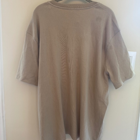 Banana Republic Men's Tan Taupe Beige Henley Short Sleeve XXL NWT - Picture 2 of 6